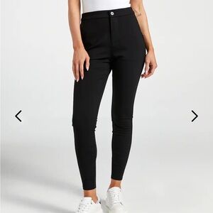Women's everyday pant